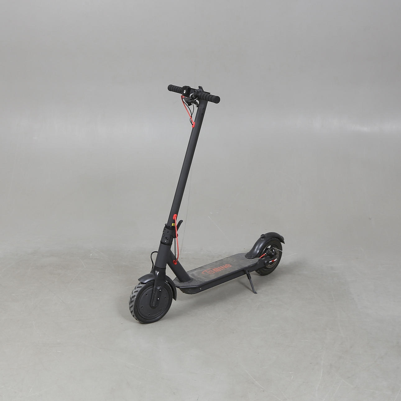 ELECTRIC SCOOTER, Tsmine, with charger.