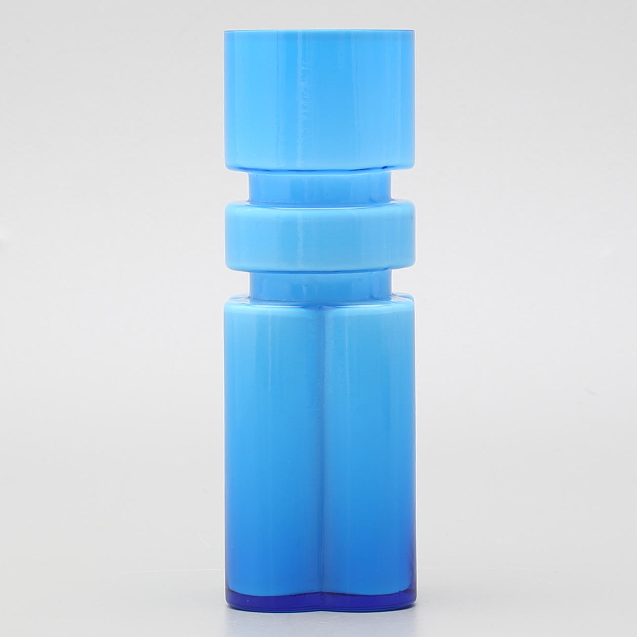 VAS, glas, P.O. Ström, Alsterfors glasbruk, signerad och daterad -70.