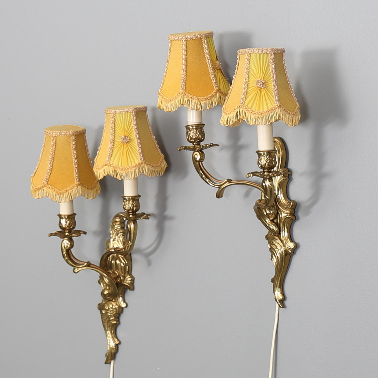 VÄGGLAMPETTER, gjuten mässing, Malmö Metallindustri, 1950-tal, rokokostil.