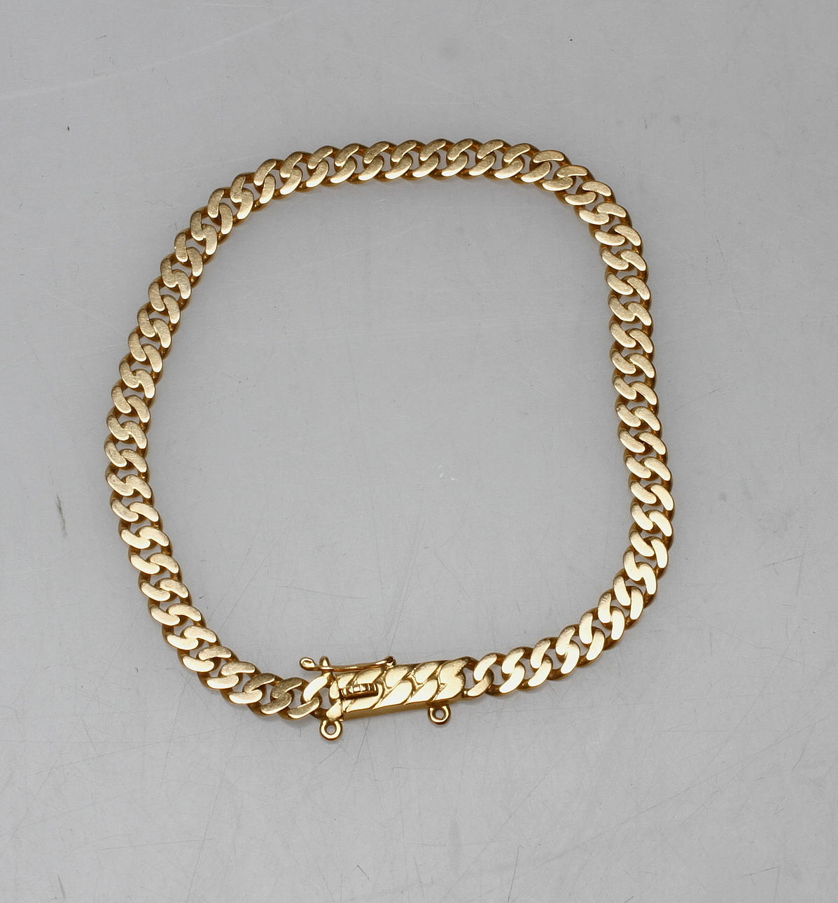 ARMBAND, 18k guld, vikt ca 9,3 gr.