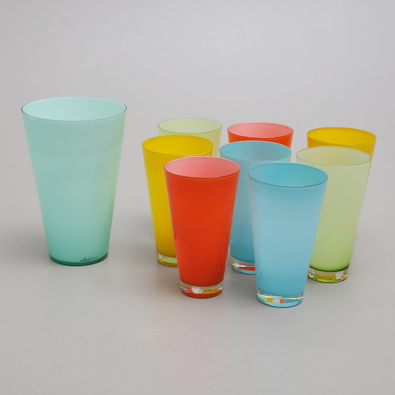 GLASFÖREMÅL, 9 st, bl.a Wiklholmform.