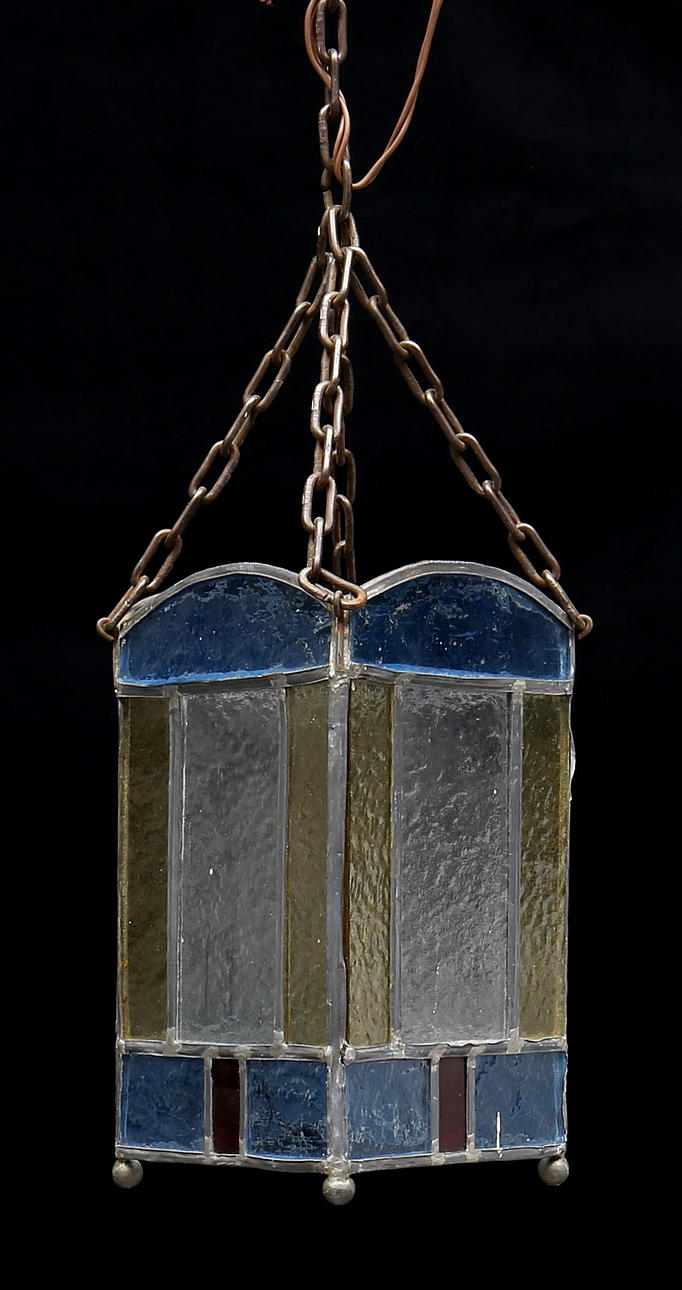 HALLAMPA, blyinfattat glas, 1900-talets första hälft.