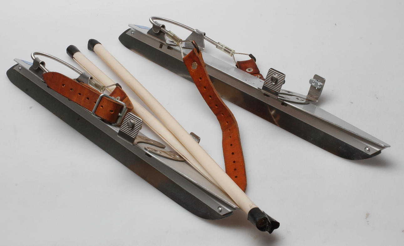 LÅNGFÄRDSSKRISKOR, ett par, 1900-tal.