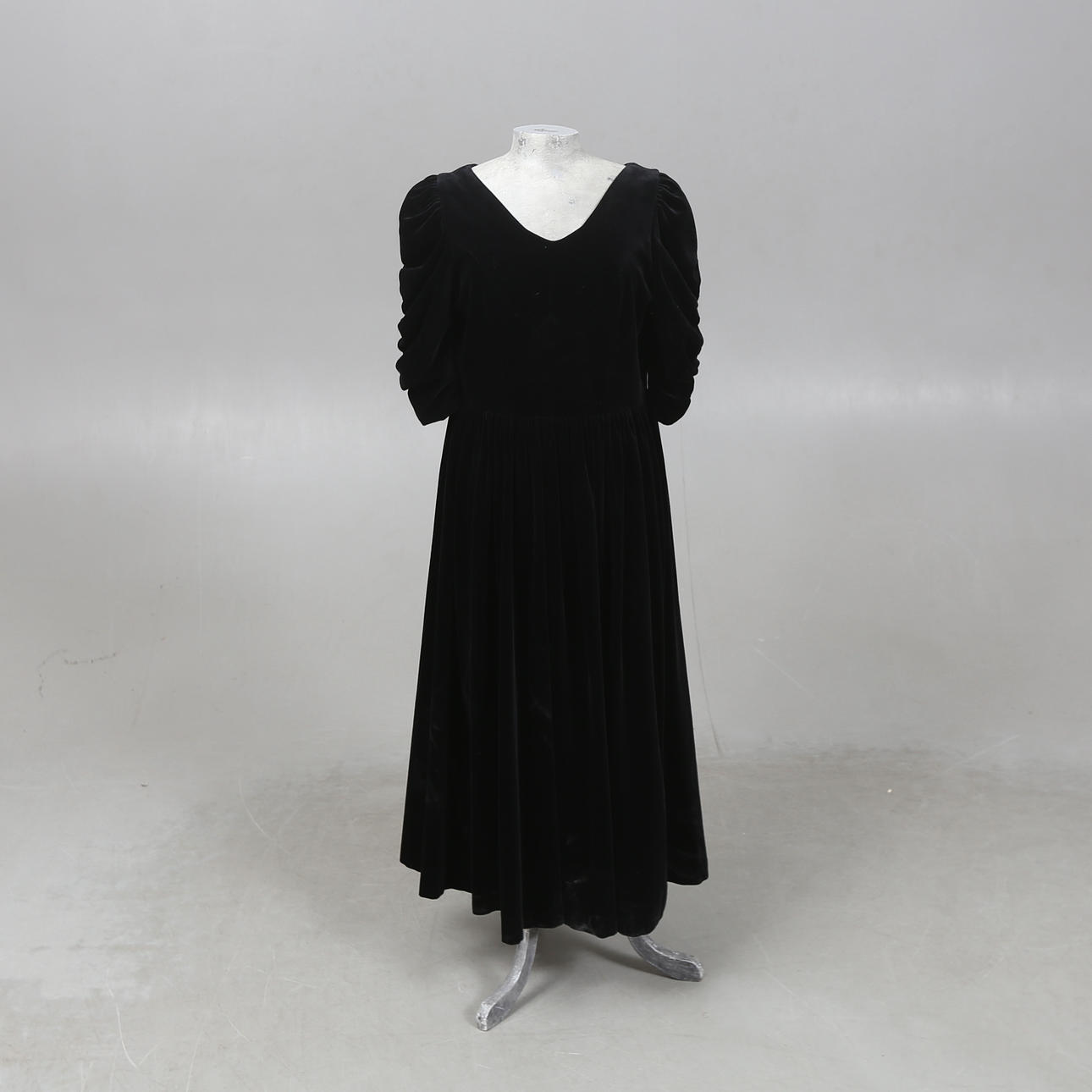 laura ashley black velvet dress English Classics - Vintage 1990S Laura Ashley Navy Blue Velvet Dress