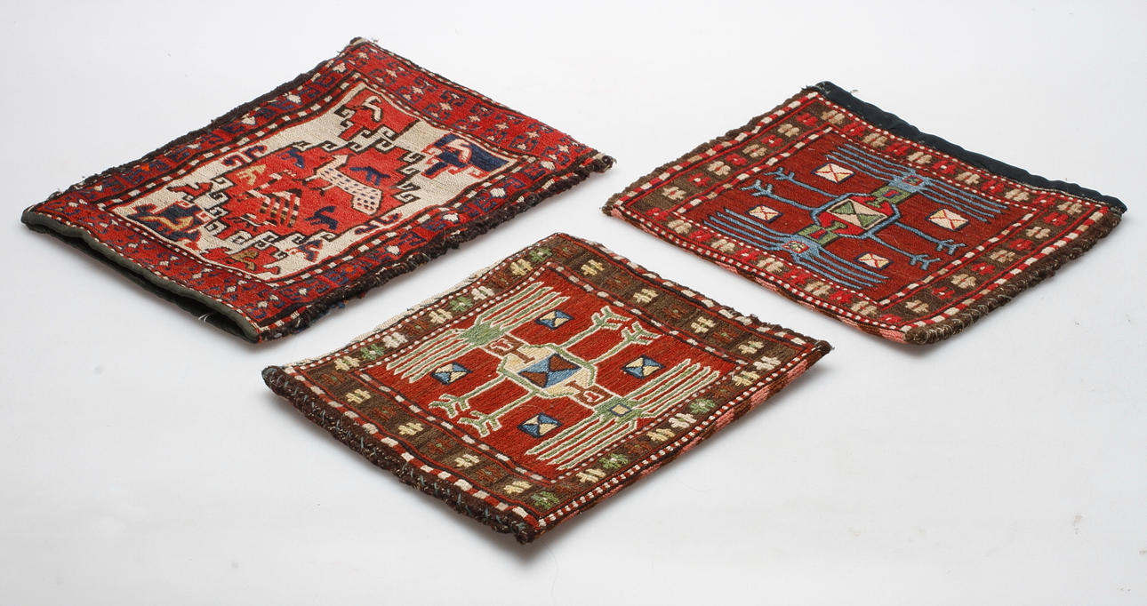 VÄSKOR/TEXTILIER utan handtag, 3 st, ull. Persien, 1900-tal.