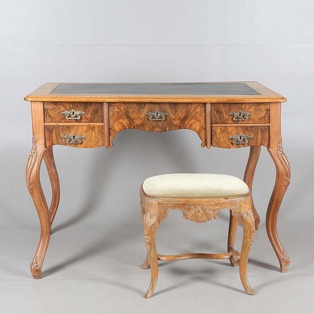 SKRIVBORD samt FOTPALL, nyrokoko, sent 1800-tal.