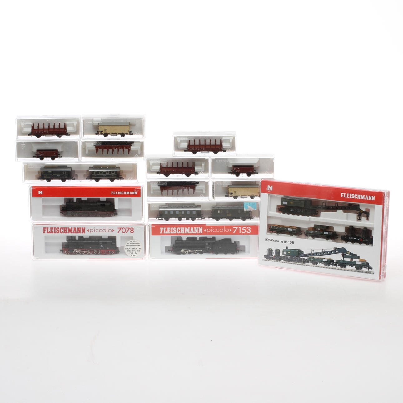 FLEISCHMANN 3 ånglok 7078, 7153 och 781003 samt 17 vagnar i originalkartonger.