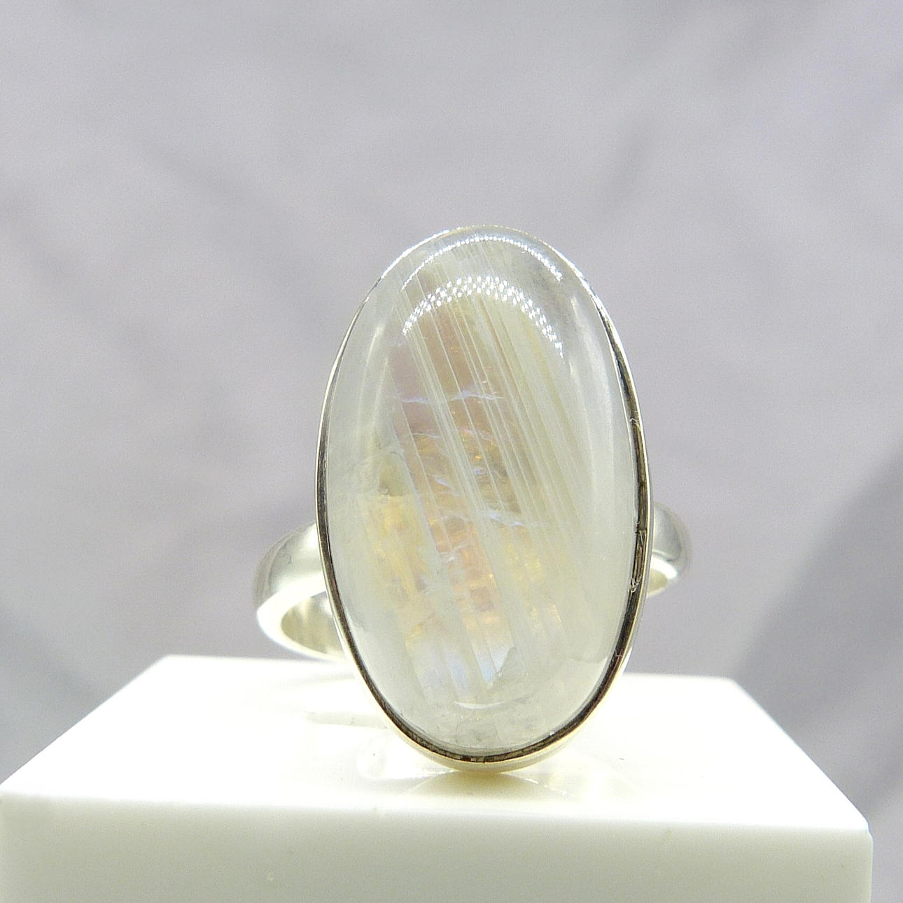 GROSSER MONDSTEIN-SILBERRING.