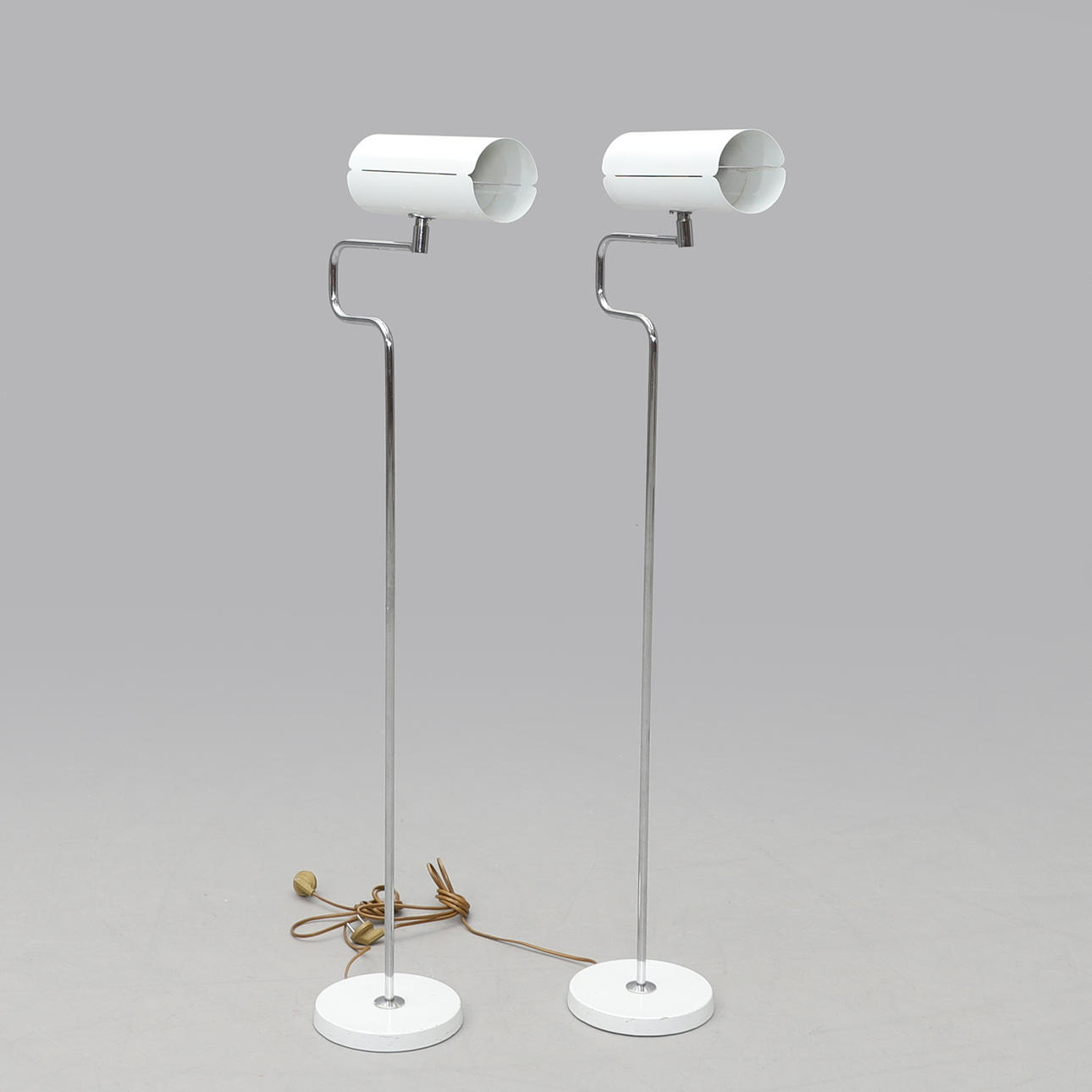 Ein Paar Stehlampen, Modell „G-90", Bergboms.
