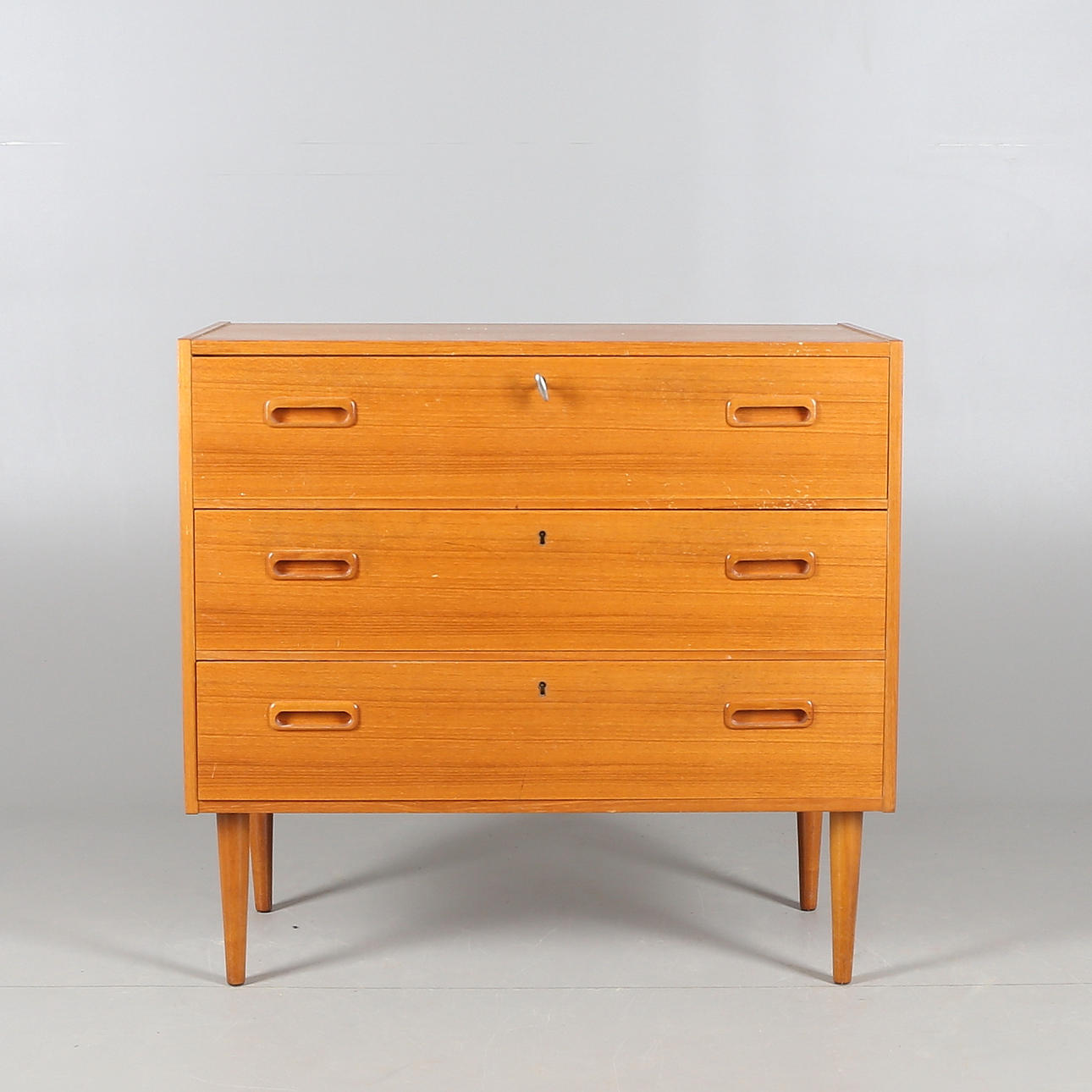 BYRÅ, teak, 1900-talets andra hälft.