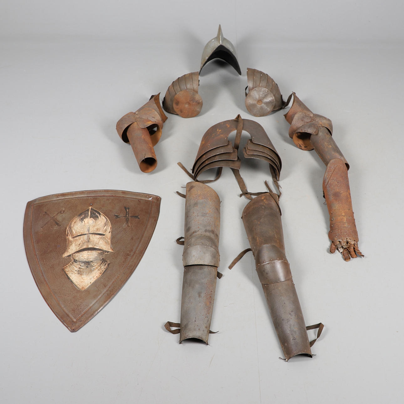 RUSTNING, SAMLING 1400-TALSSTIL. Vapen & Militaria - Uniformer ...