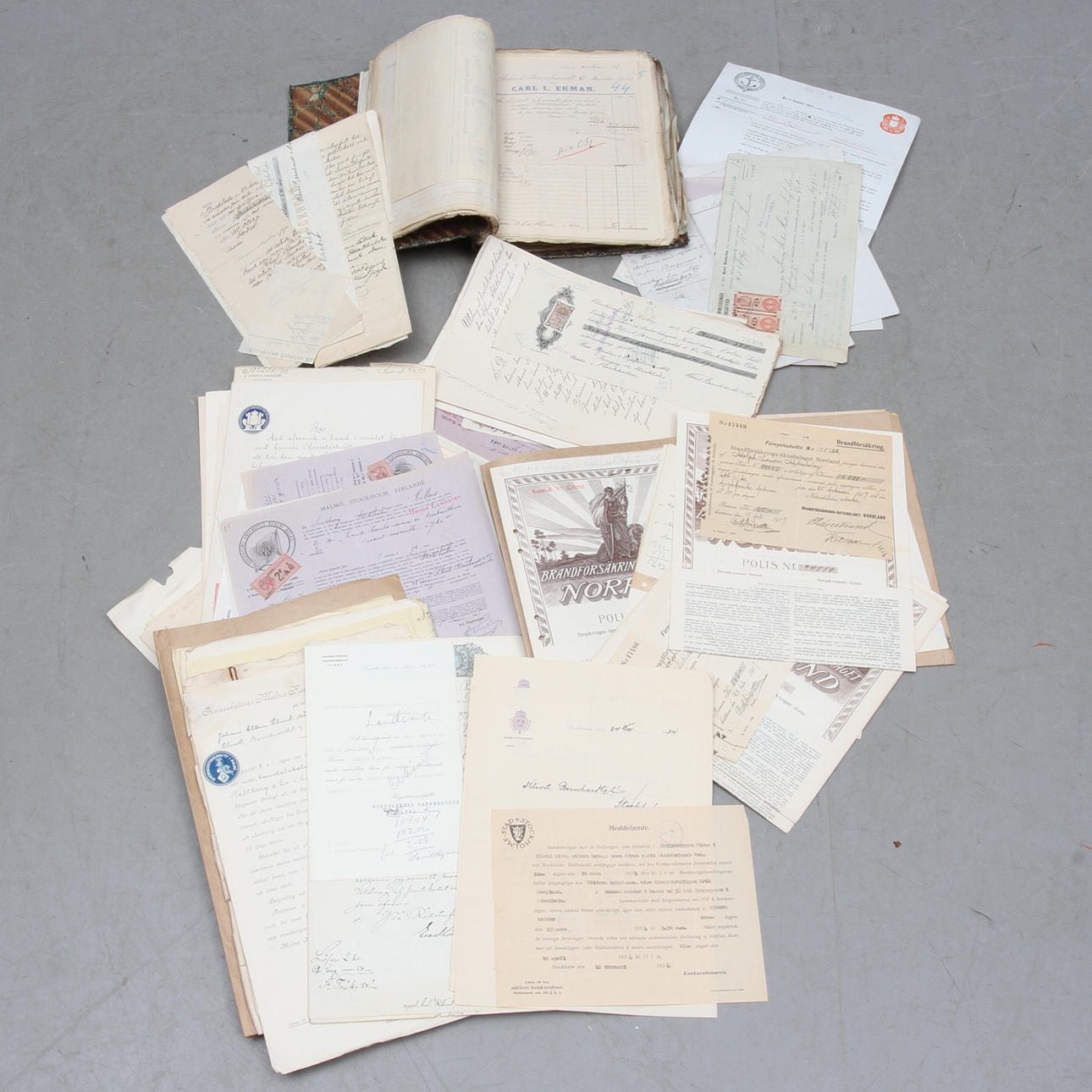 DIVERSE HANDLINGAR, mestadels gällande firma Berhard Klint, omkring 1900.