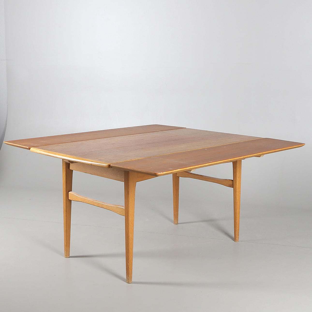 SOFFBORD, trä, 1900-tal.