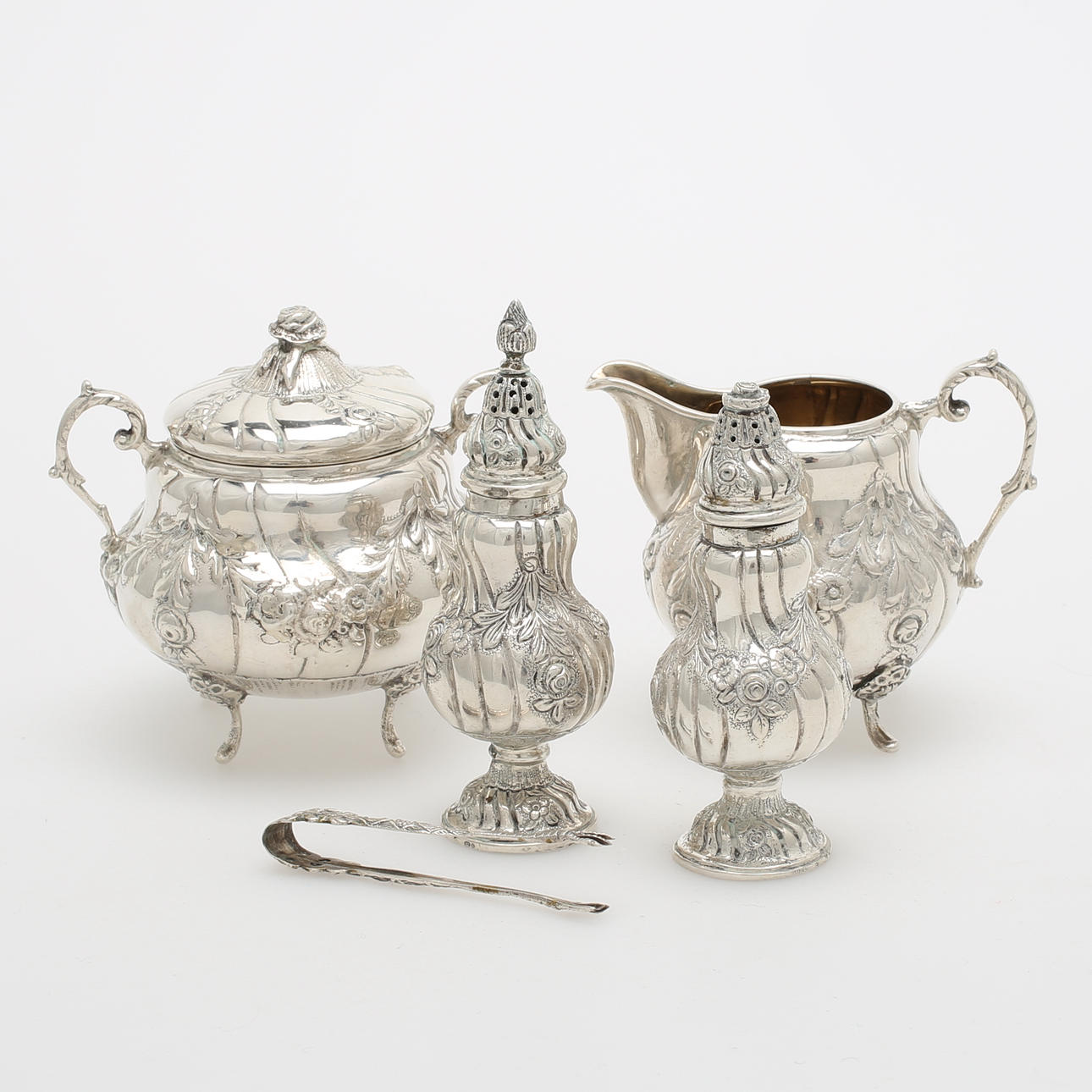 SILVERFÖREMÅL, 5 st, rokokostil, 1900-tal, vikt 462 gram.