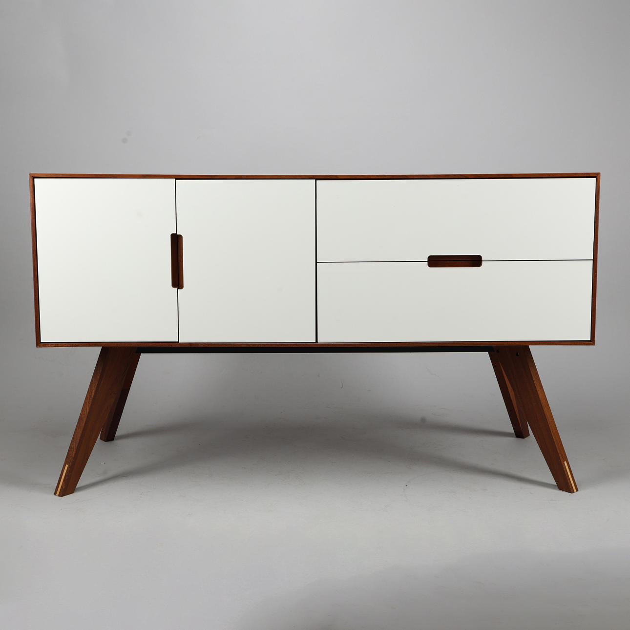 SIDEBOARD/SIDEBOARD, „Mood“, Bolia, zeitgenössisch.