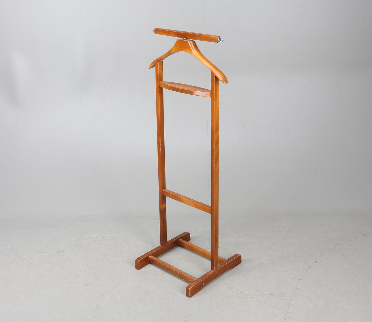 HERRBETJÄNT, Gåvans Flisby.