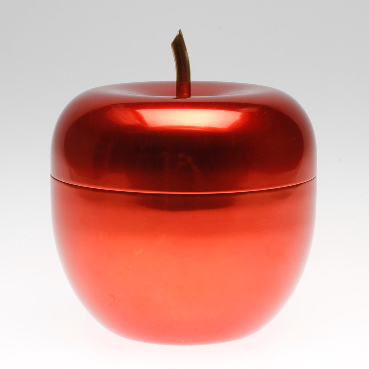 ISHINK, metall, Italien, 1900-talets andra hälft.