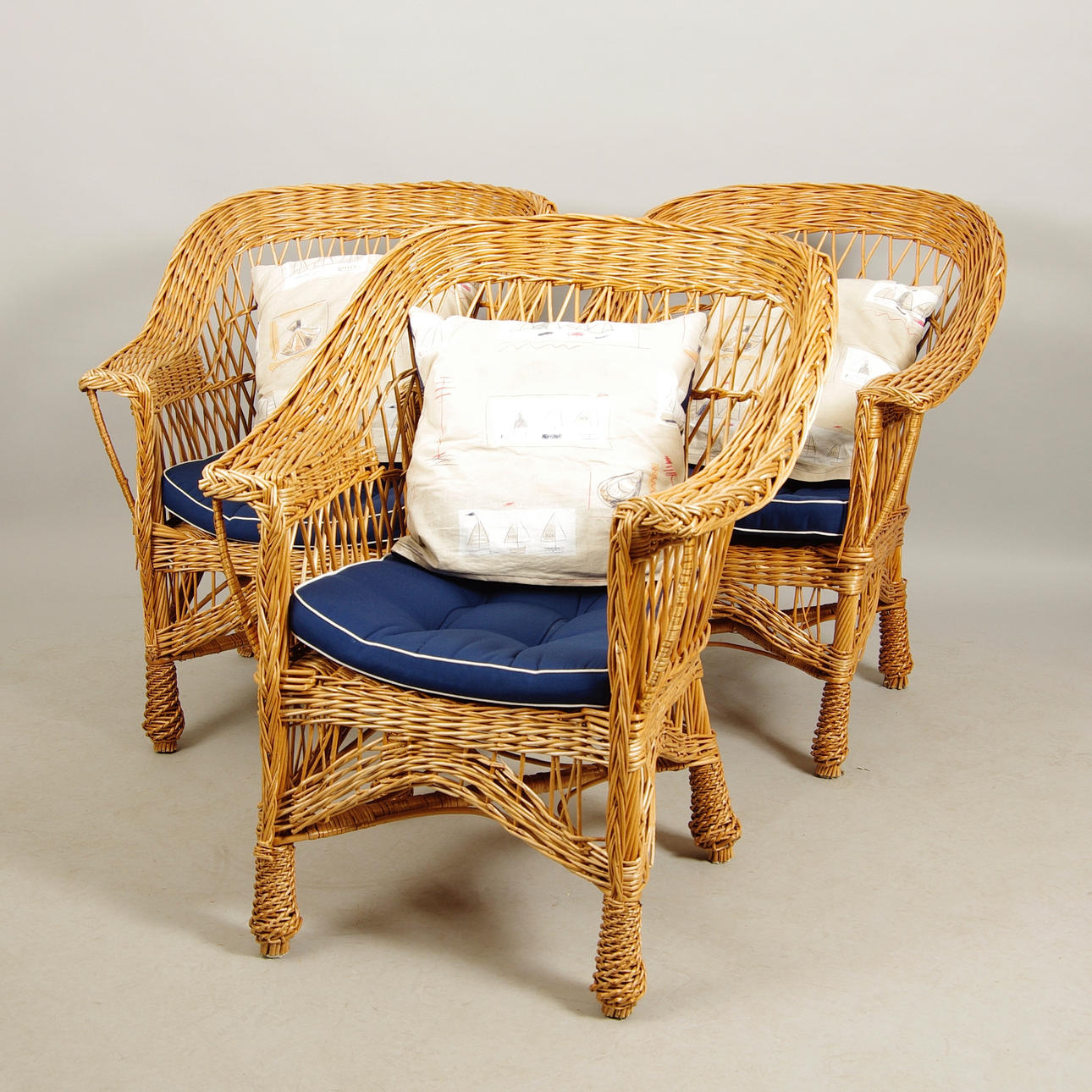 FÅTÖLJER,3 stycken, rotting.