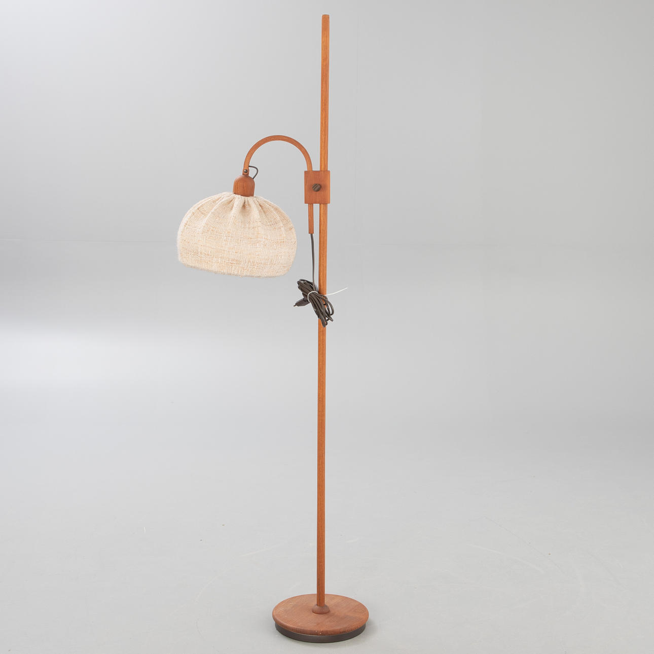 Domus. Teak floor lamp, 1970s.