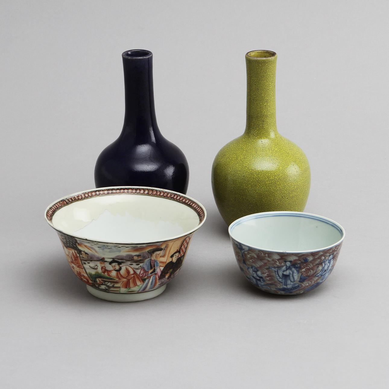 VASER och SKÅLAR, 4 delar, stengods och porslin, Kina, 1900-tal.