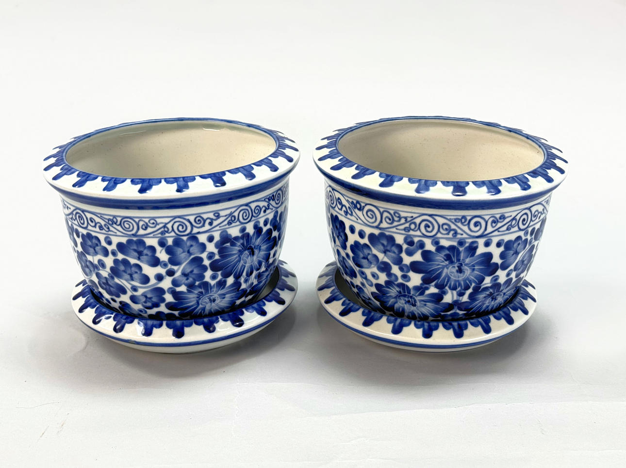 OUTER LINING, Oriental, Blue floral - with saucer.