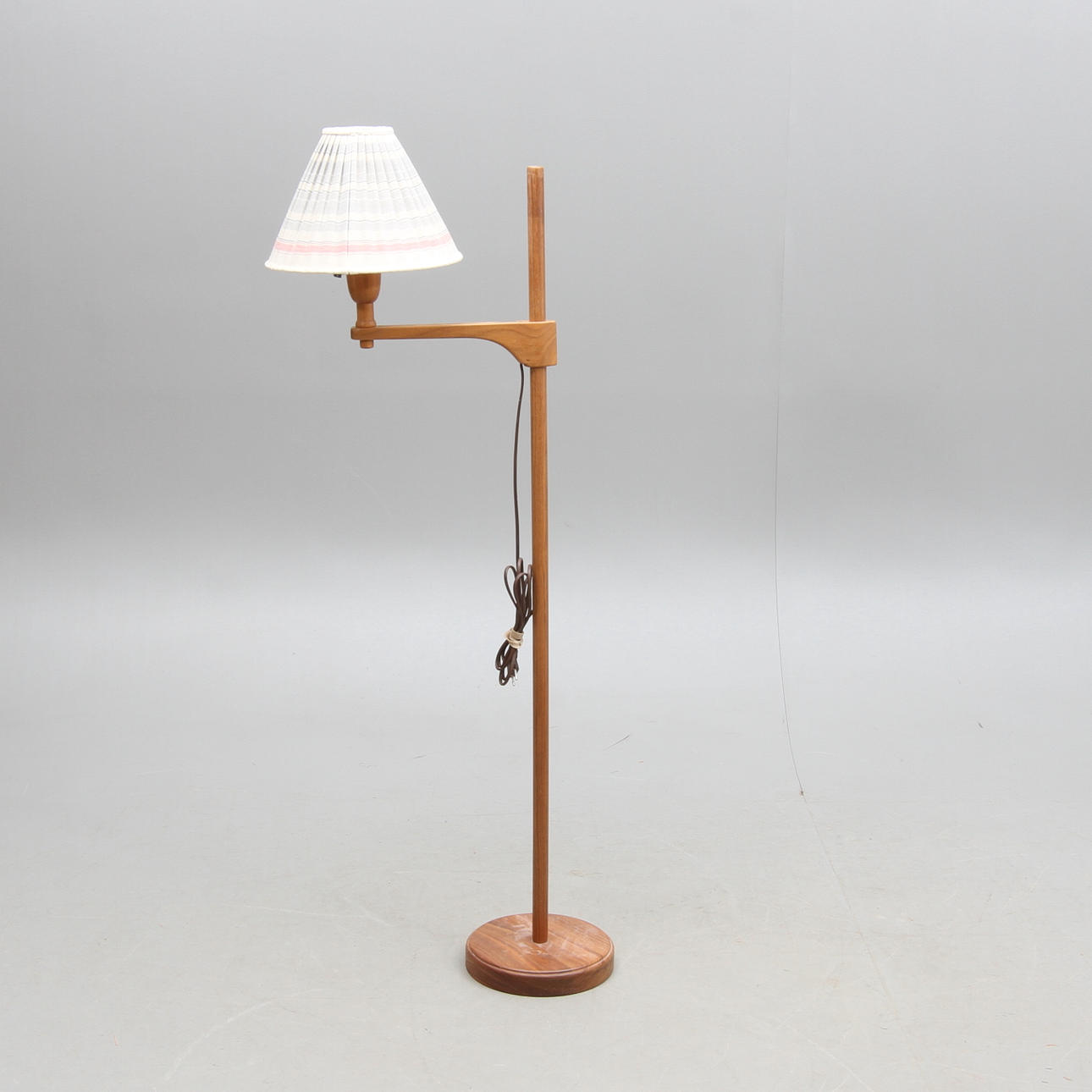 GOLVLAMPA, "Staken", design Carl Malmsten.