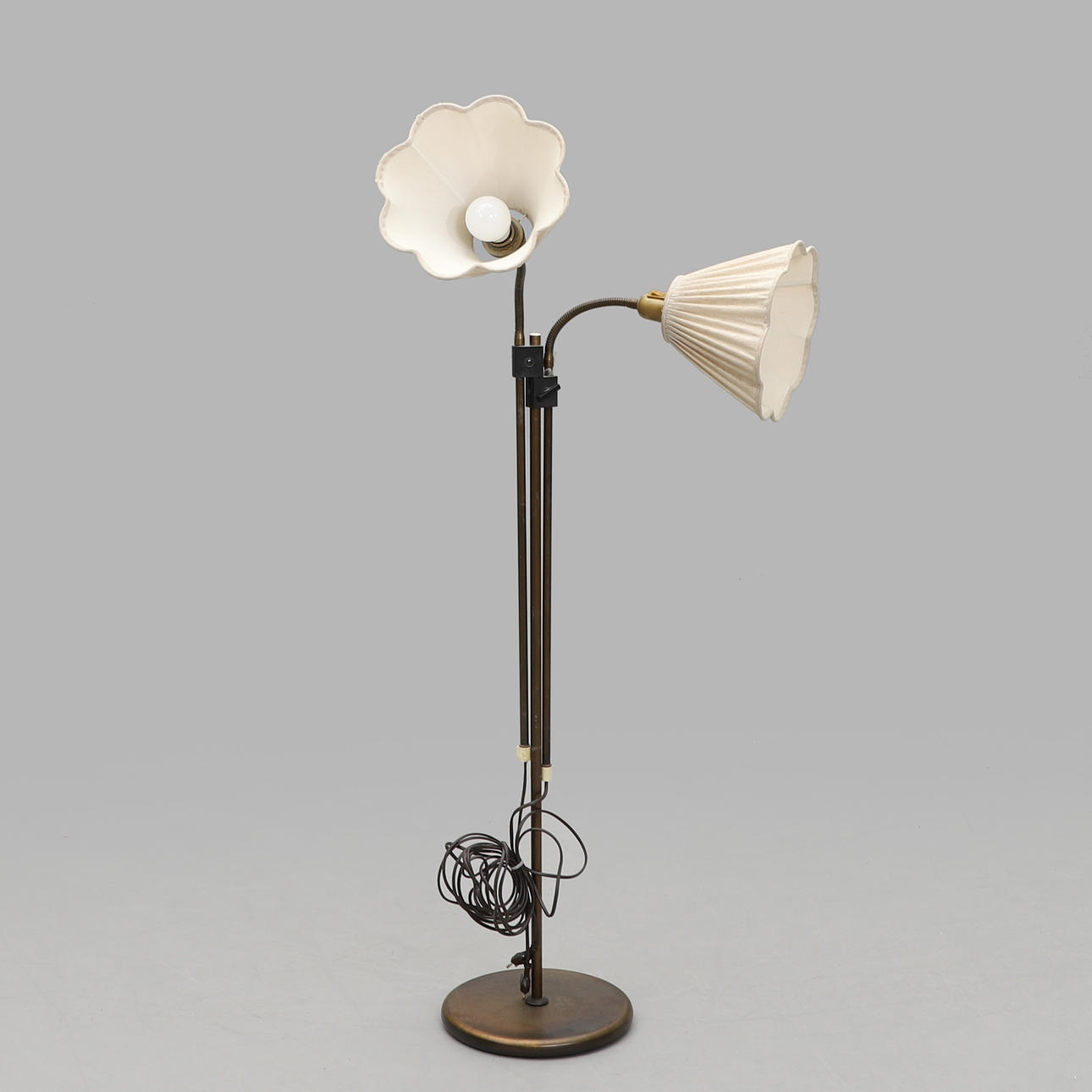 Eine Stehleuchte aus den 1950er Jahren.
