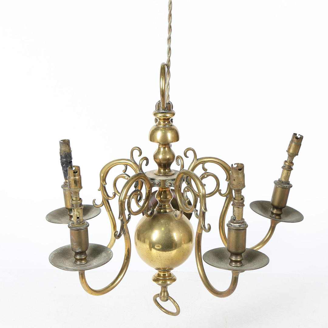 VIISIHAARAINEN MESSINKIKRUUNU.