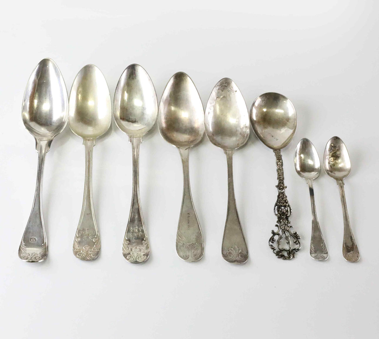 8 Silberlöffel, 18./20. Jahrhundert.