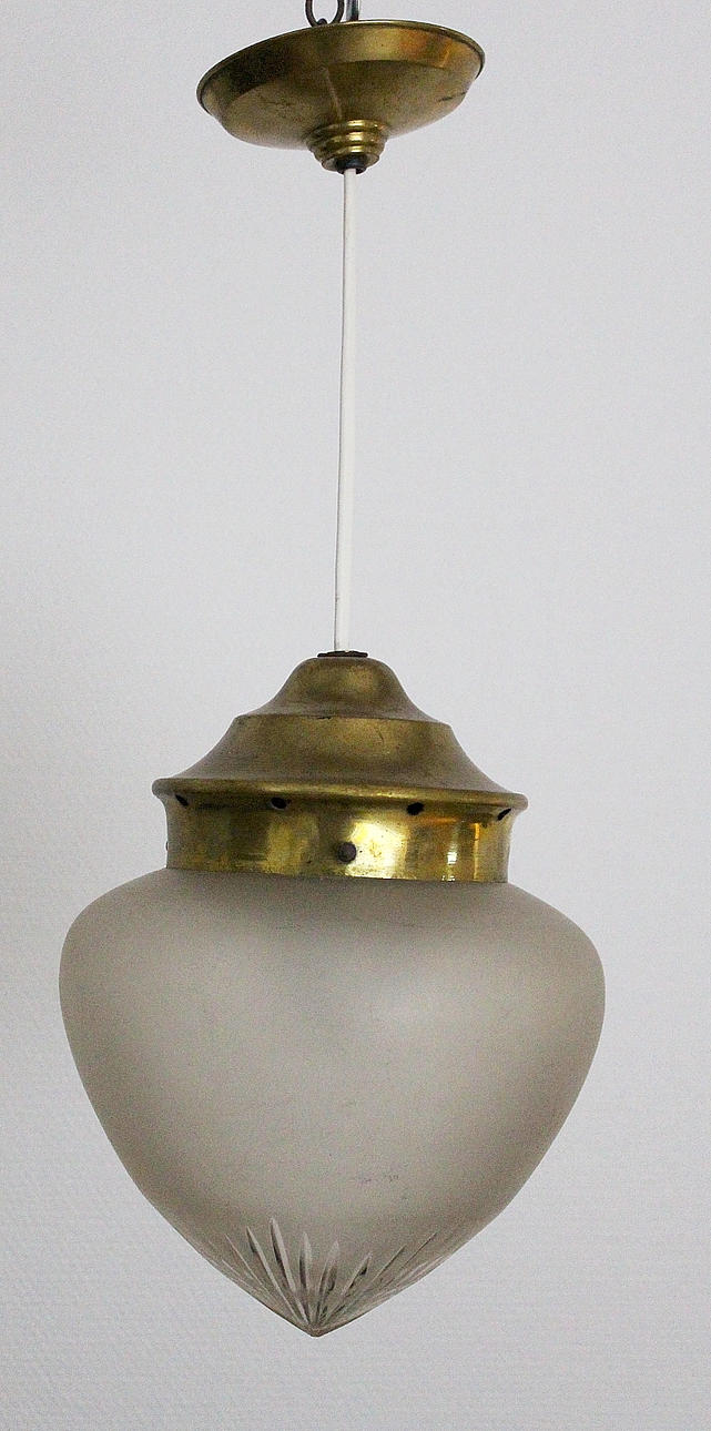 TAKLAMPA, glas och mässing, 1900 talets första hälft.