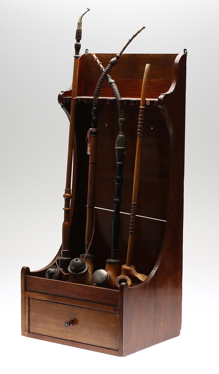 PIPSTÄLL med 4 st PIPOR, 1800/1900-tal.