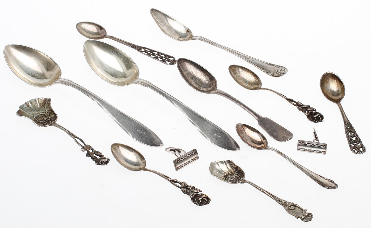 SILVERFÖREMÅL, 13 delar, vikt ca 209 gram.