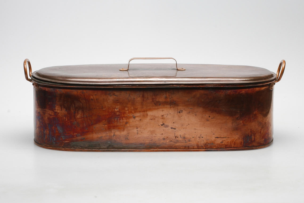 FISKGRYTA, koppar, märkt Joh F Pettersson Norrköping, omkring 1900.