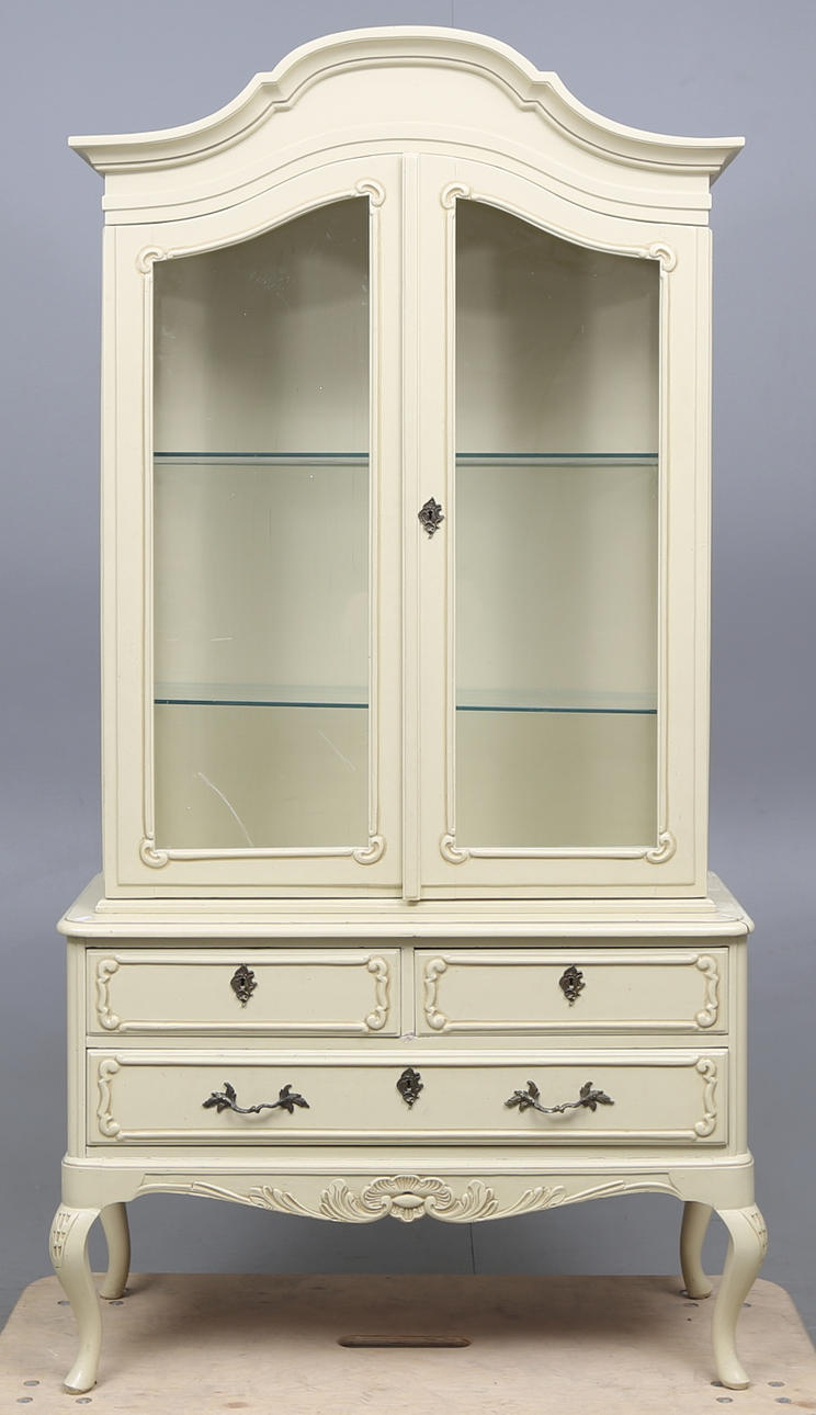 SKÅP, rokokostil, 1900-talets första hälft.