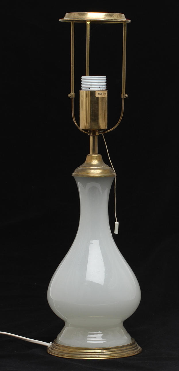 BORDSLAMPA, märkt Svenskt tenn, 1900-talets mitt.