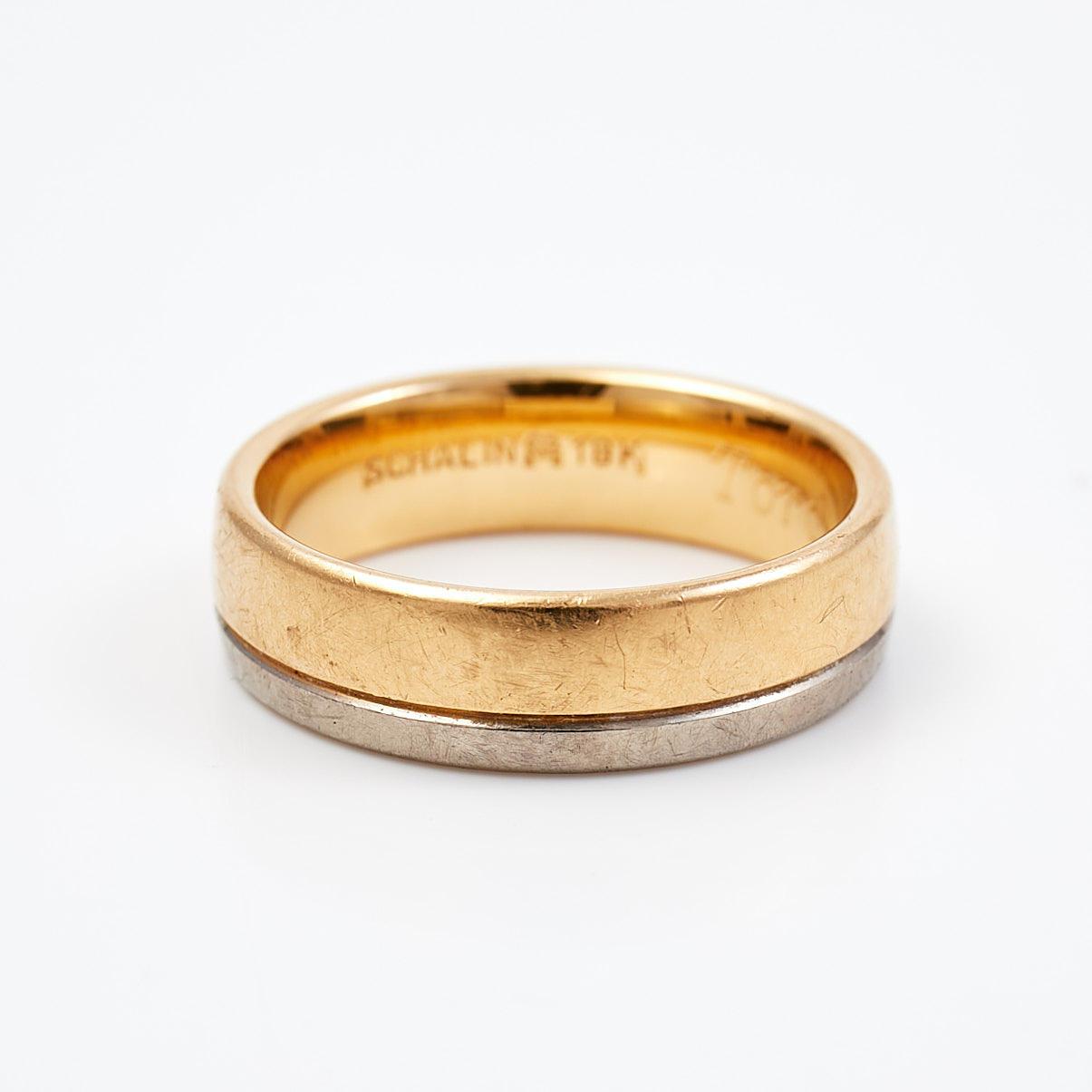 RING, 18 k vit- och rödguld, Schalins.