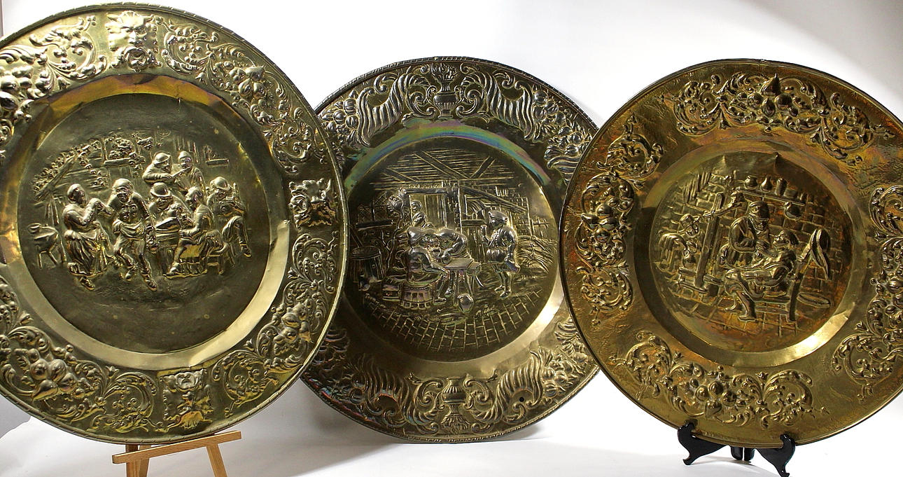 VÄGGPLÅT, 3 st, mässing.