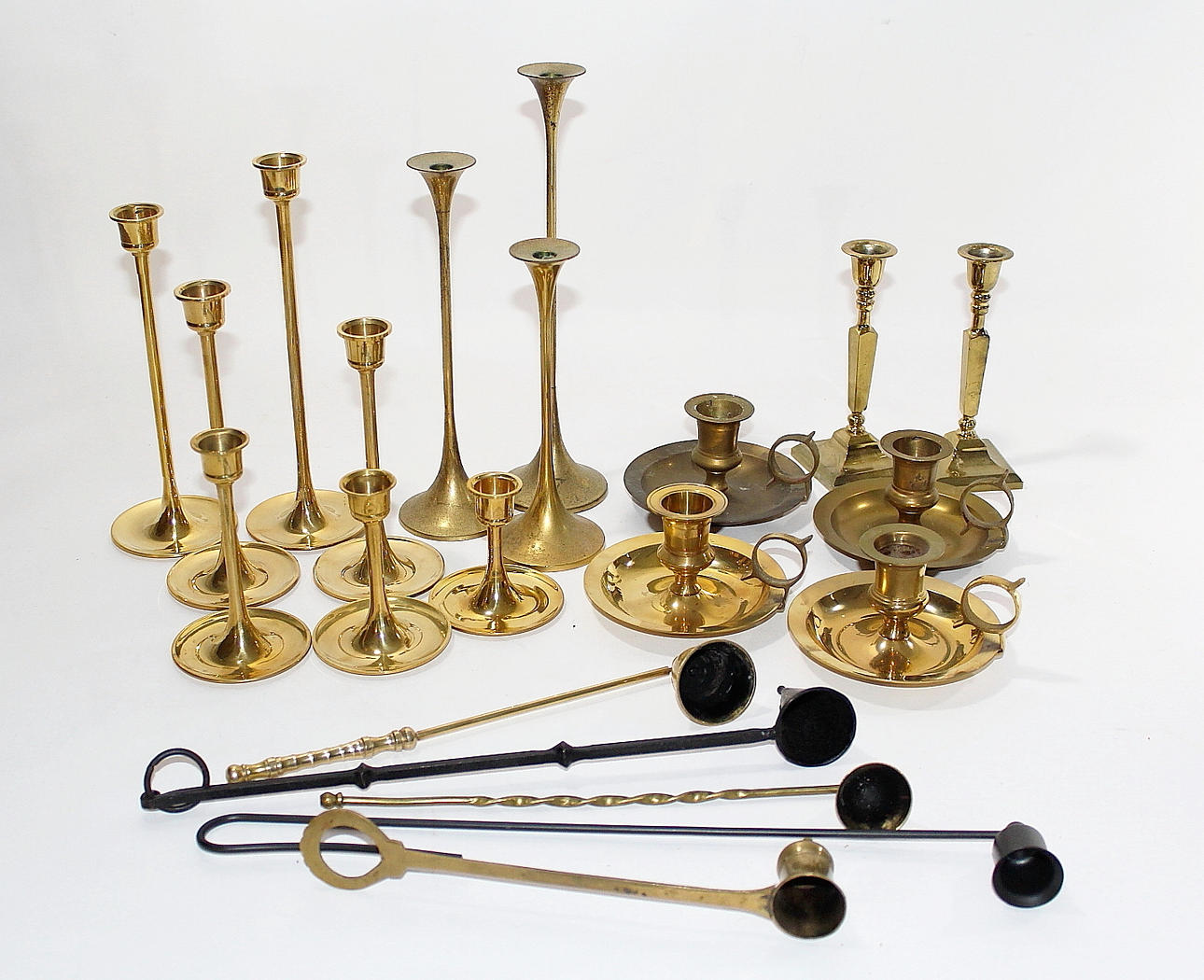LJUSSTAKAR 16 st, LJUSSLÄCKARE, mässing metall, bl.a Gnosjö och England.