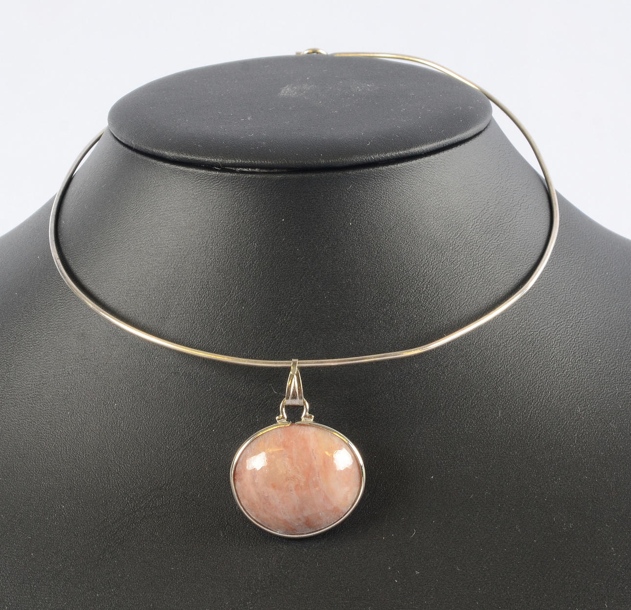 HALSRING MED STEN, silver.