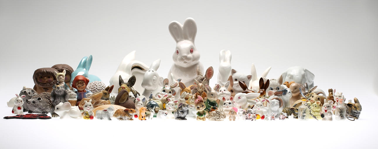 PARTI FIGURINER, mestadels keramik, de flesta föreställer kaniner.