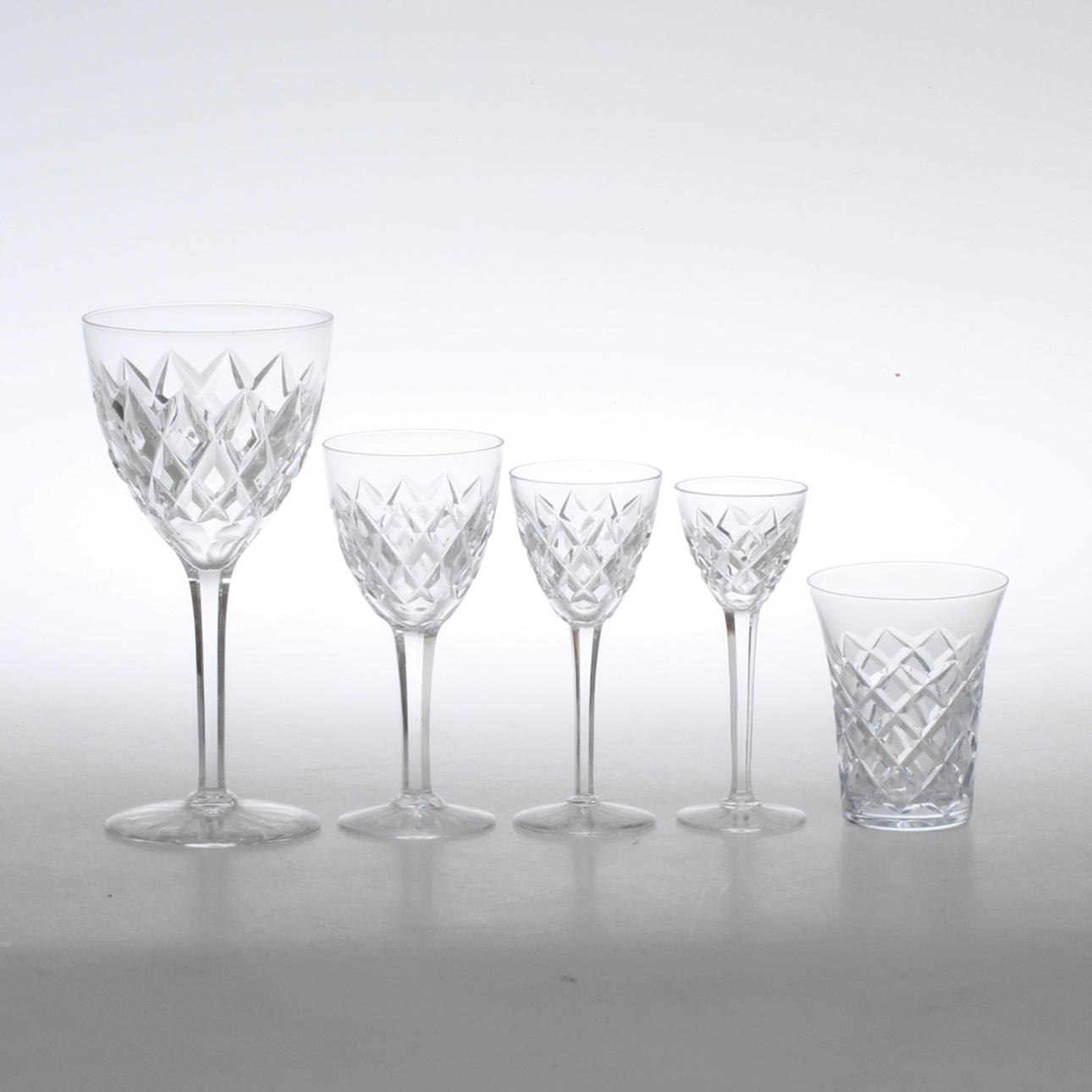 GLASSERVISDELAR, 38 st. slipad dekor.