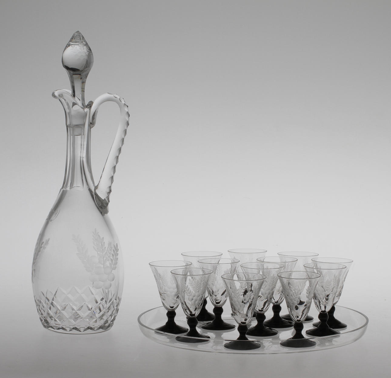 PARTI GLAS, 14 delar, Karaff, bricka samt likörglas, 1900-tal.