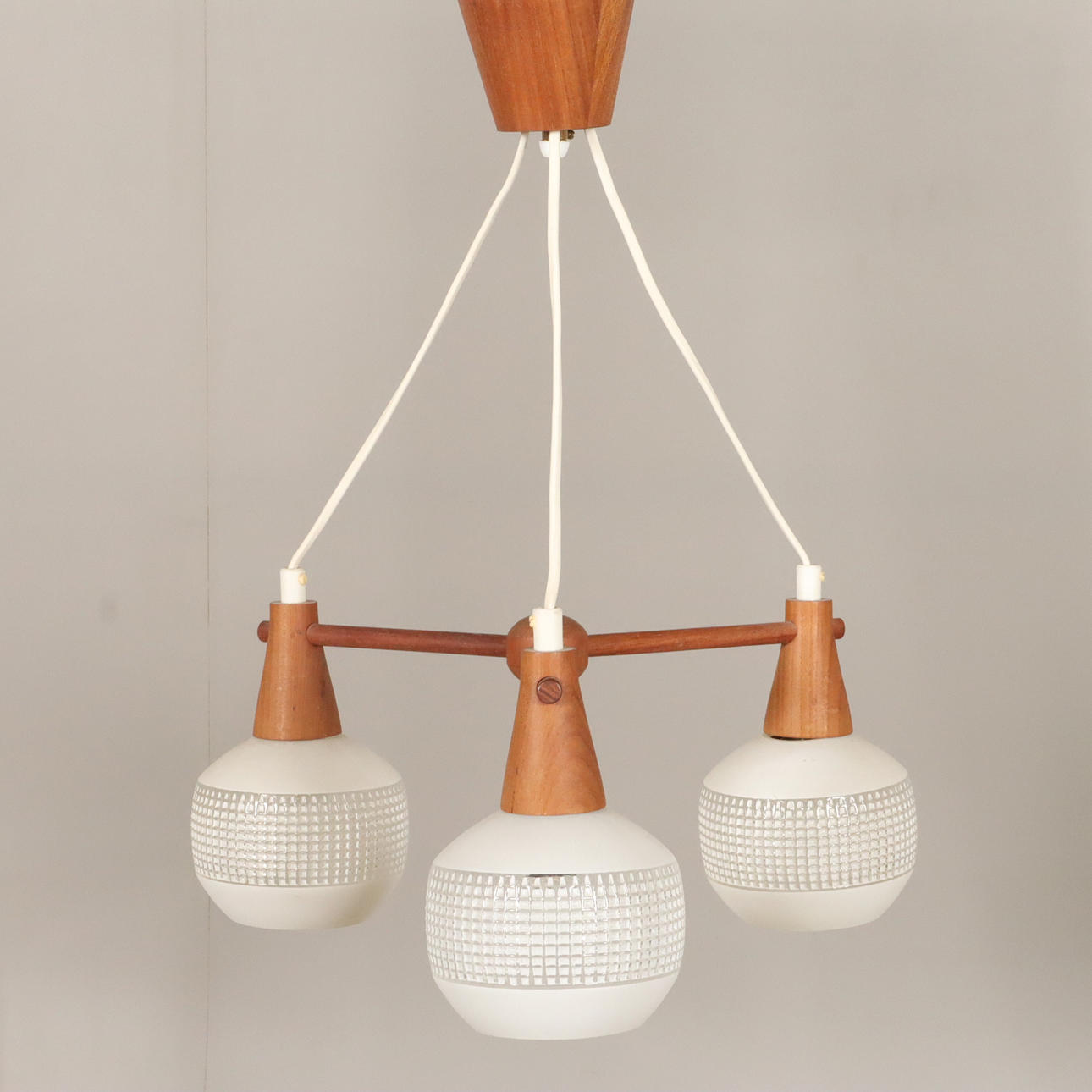 LÁMPARA DE TECHO, TECA/cristal, 3 brazos.