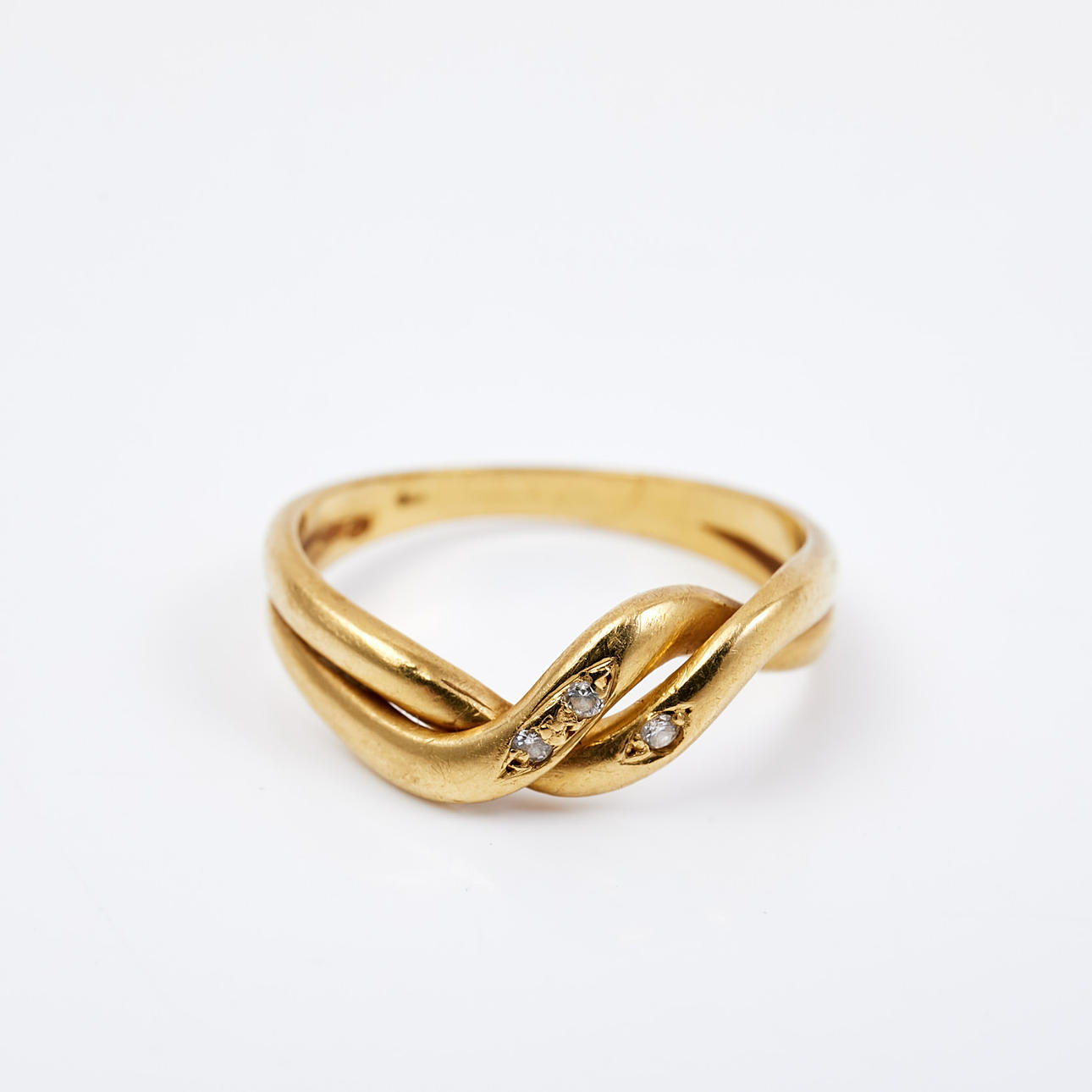 RING, 18k gold, 3 melé diamonds, foreign stamps. Jewellery & Gemstones ...