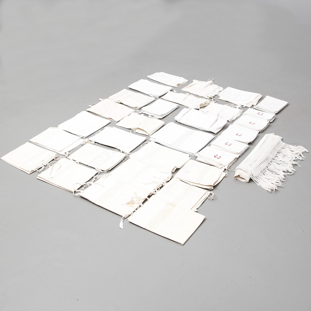 PARTI LINNE, ett 20-tal, mestadels örngott.