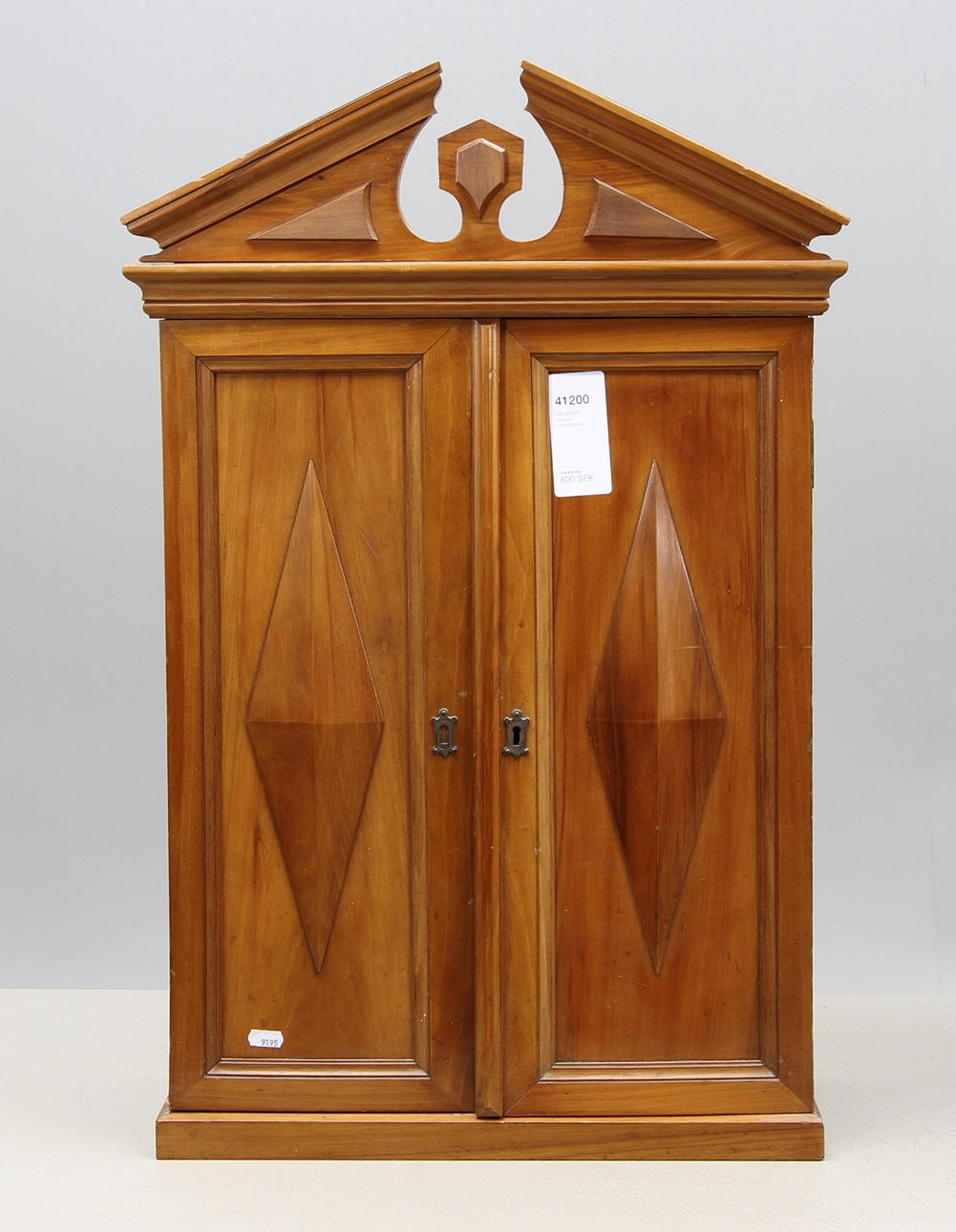 VÄGGSKÅP, nygotik, 1800/1900-tal.