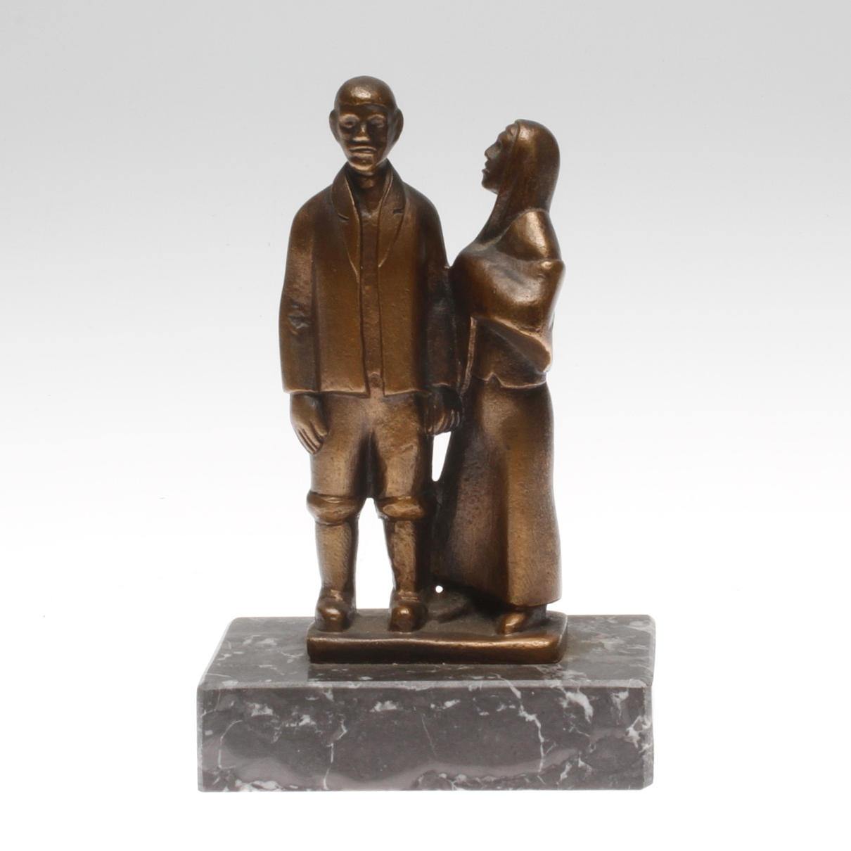 AXEL OLSSON. EFTER. Skulptur, brons, osignerad. 1900-tal. Utvandrarna.