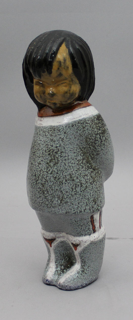 VICKE LINDSTRAND. FIGURIN, Eskimå, stengods, Uppsala-Ekeby 1900-talets mitt.