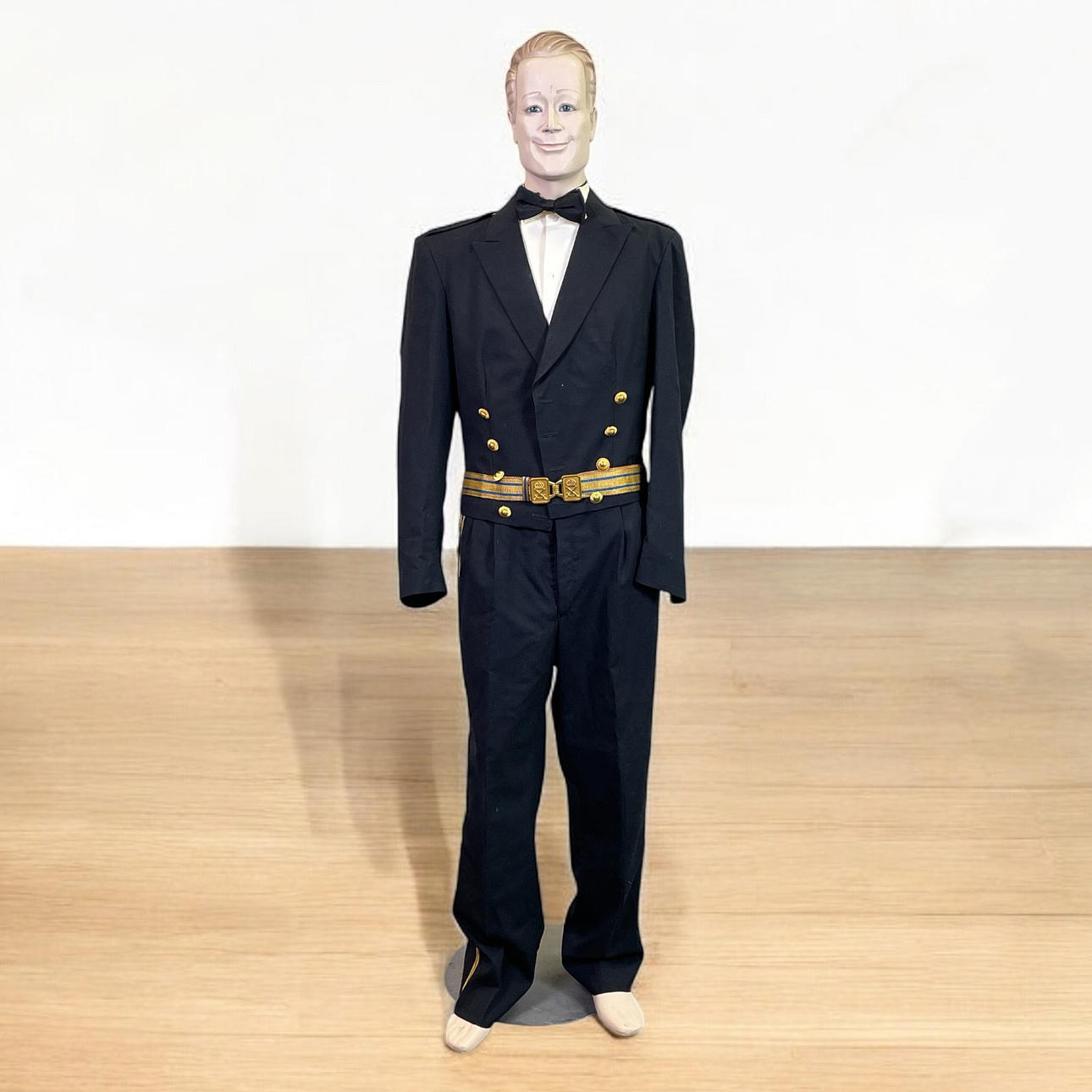 UNIFORM/TRADE SHOW UNIFORM.