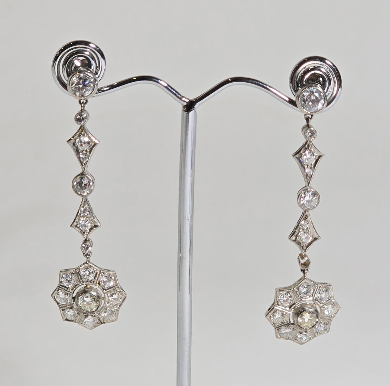 PENDIENTES DE PLATINO Y DIAMANTES.